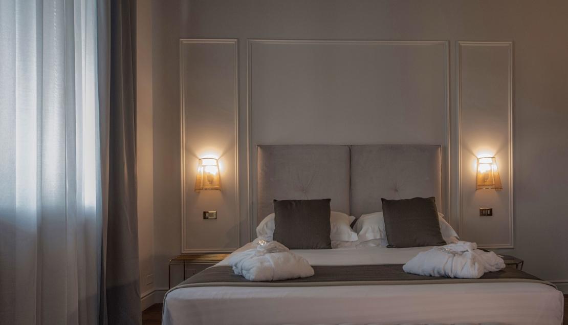 PARALUMI IN RETE METALLICA FINITURA ORO SU DISEGNO